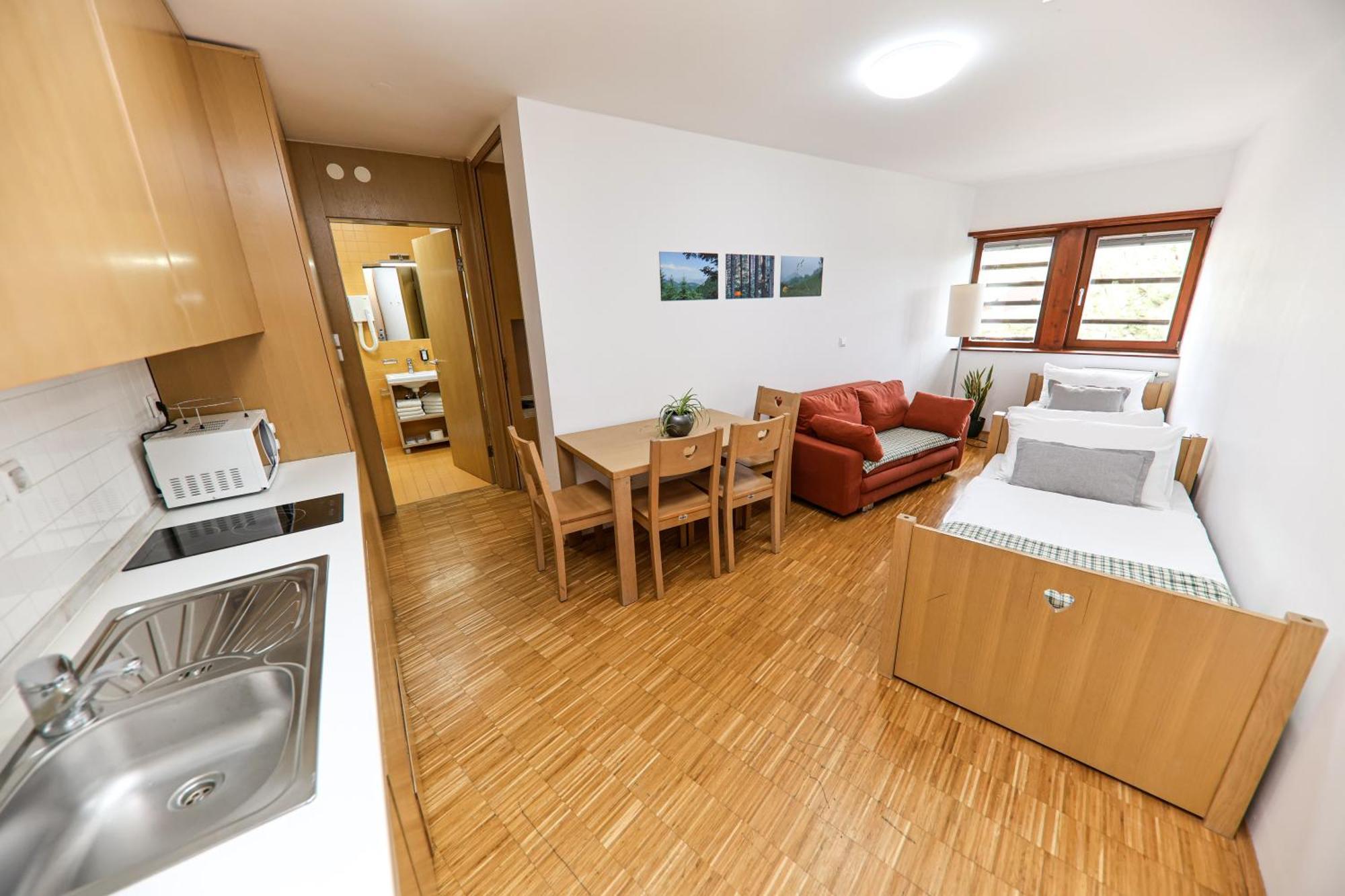 Hotel Celjska Koca Celje Zewnętrze zdjęcie